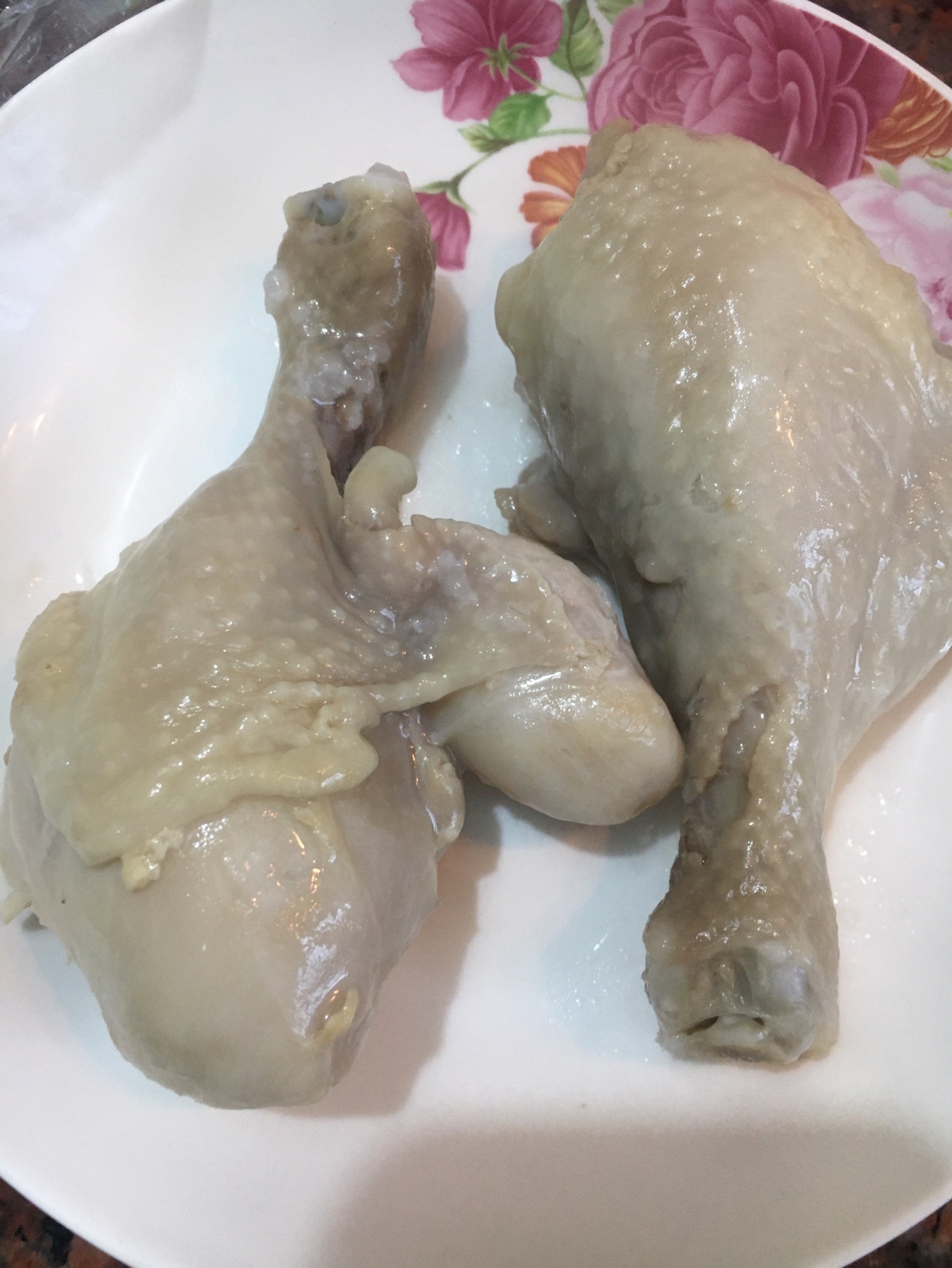 皮蛋咸鸡腿粥