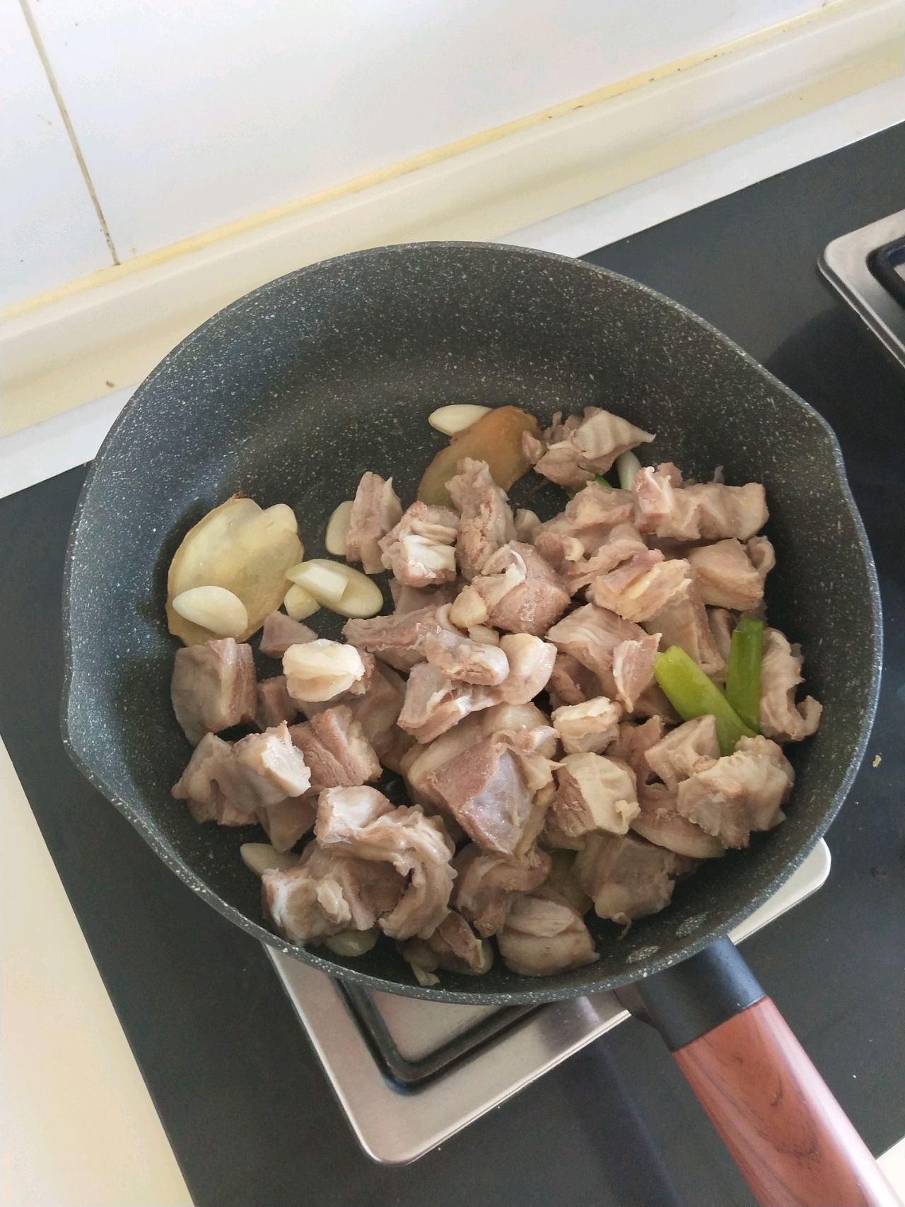 啤酒羊肉炖萝卜