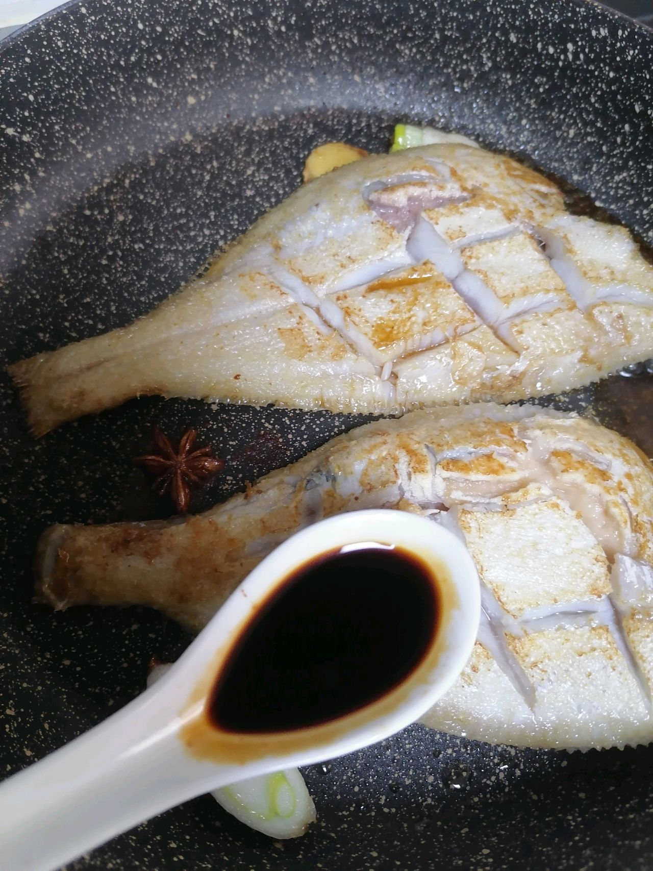 偏口鱼烧豆腐茼蒿