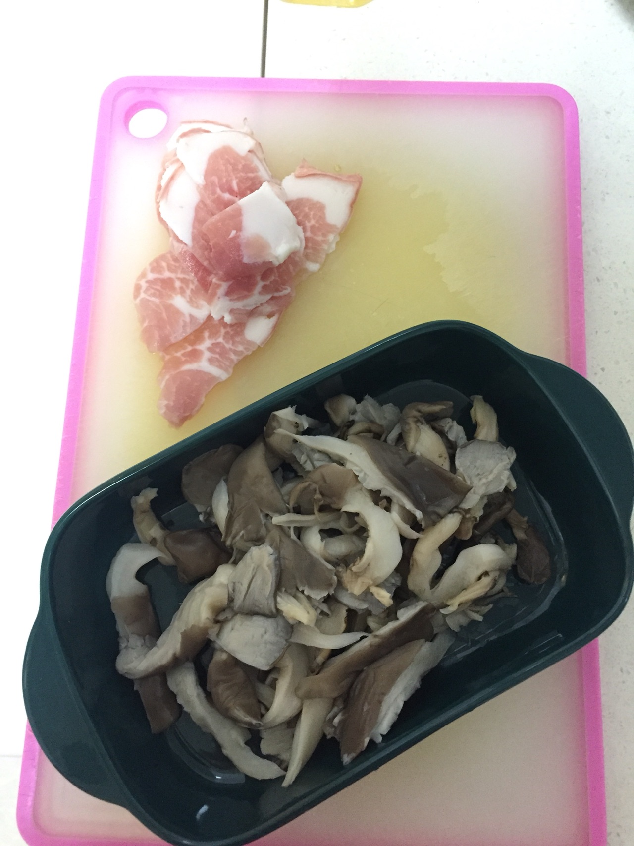 平菇炒肉