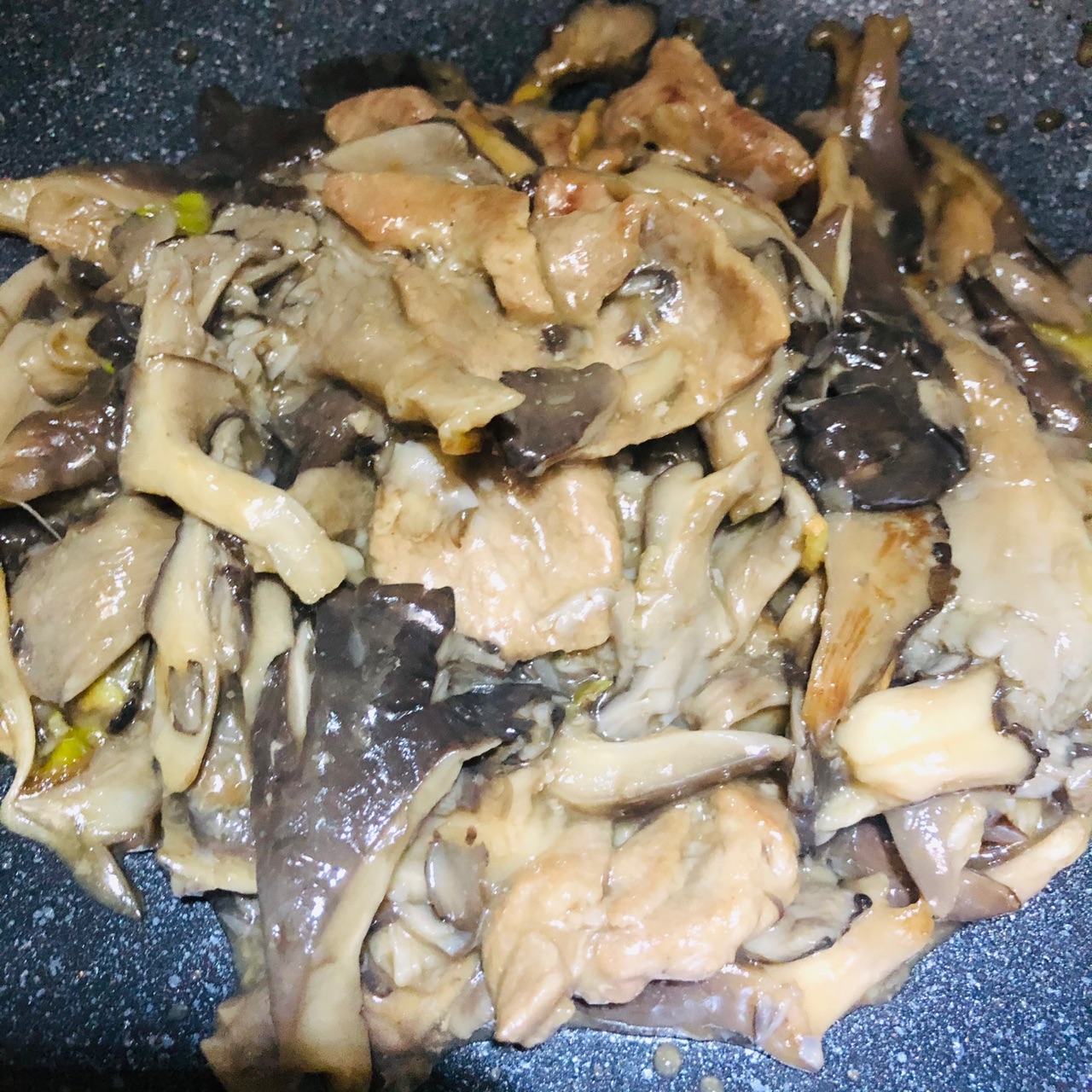 平菇炒肉片