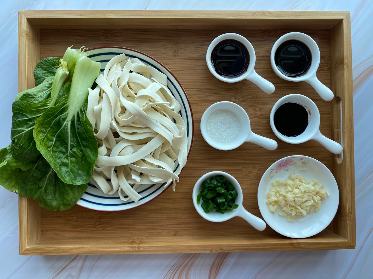 泼油面