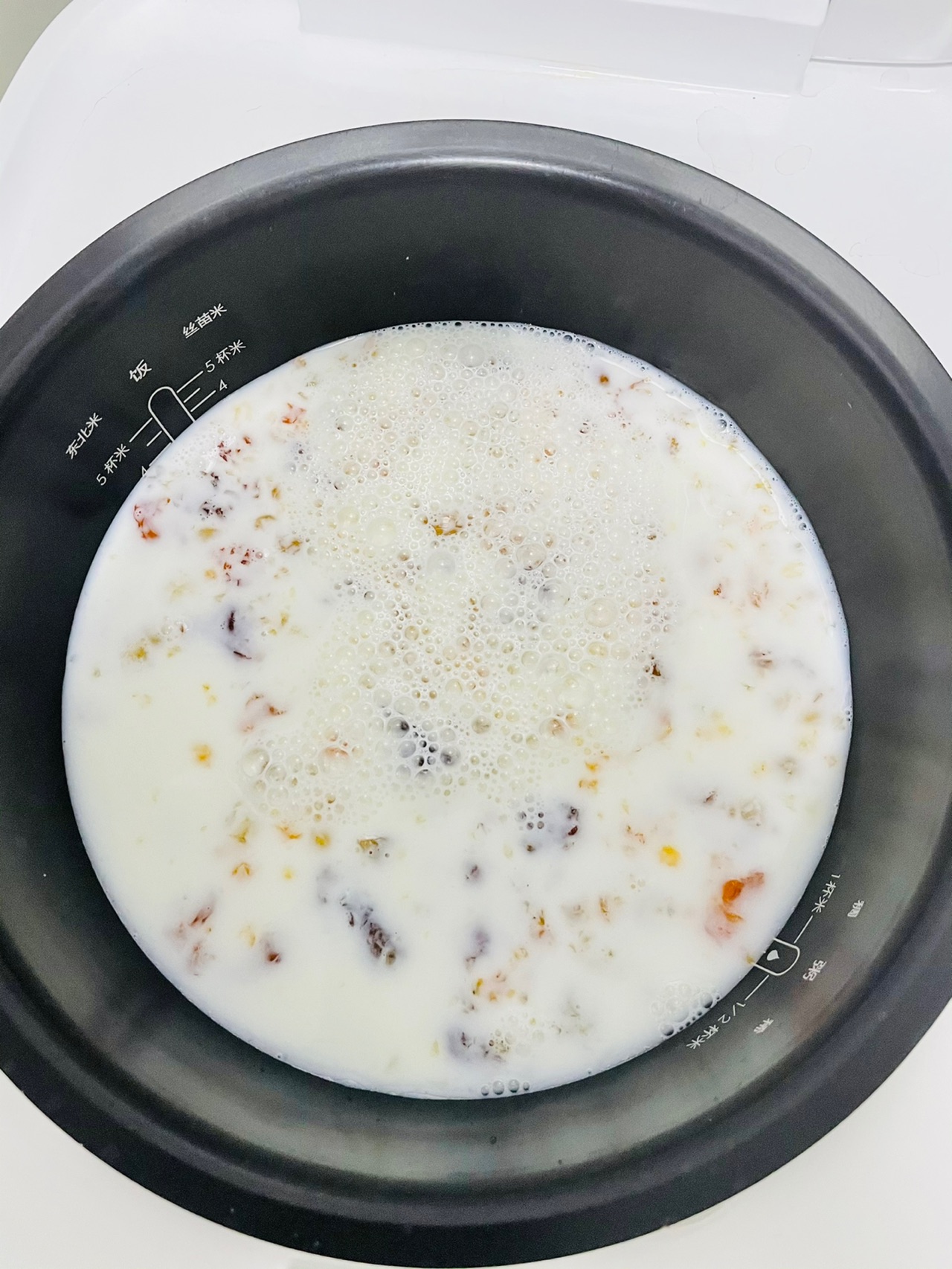 QQ弹弹～滑滑糯糯～桃胶牛奶炖