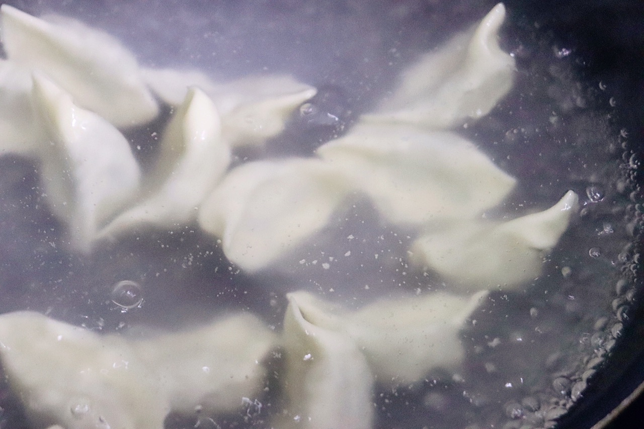 荠菜饺子：冬至到，该吃饺子了。