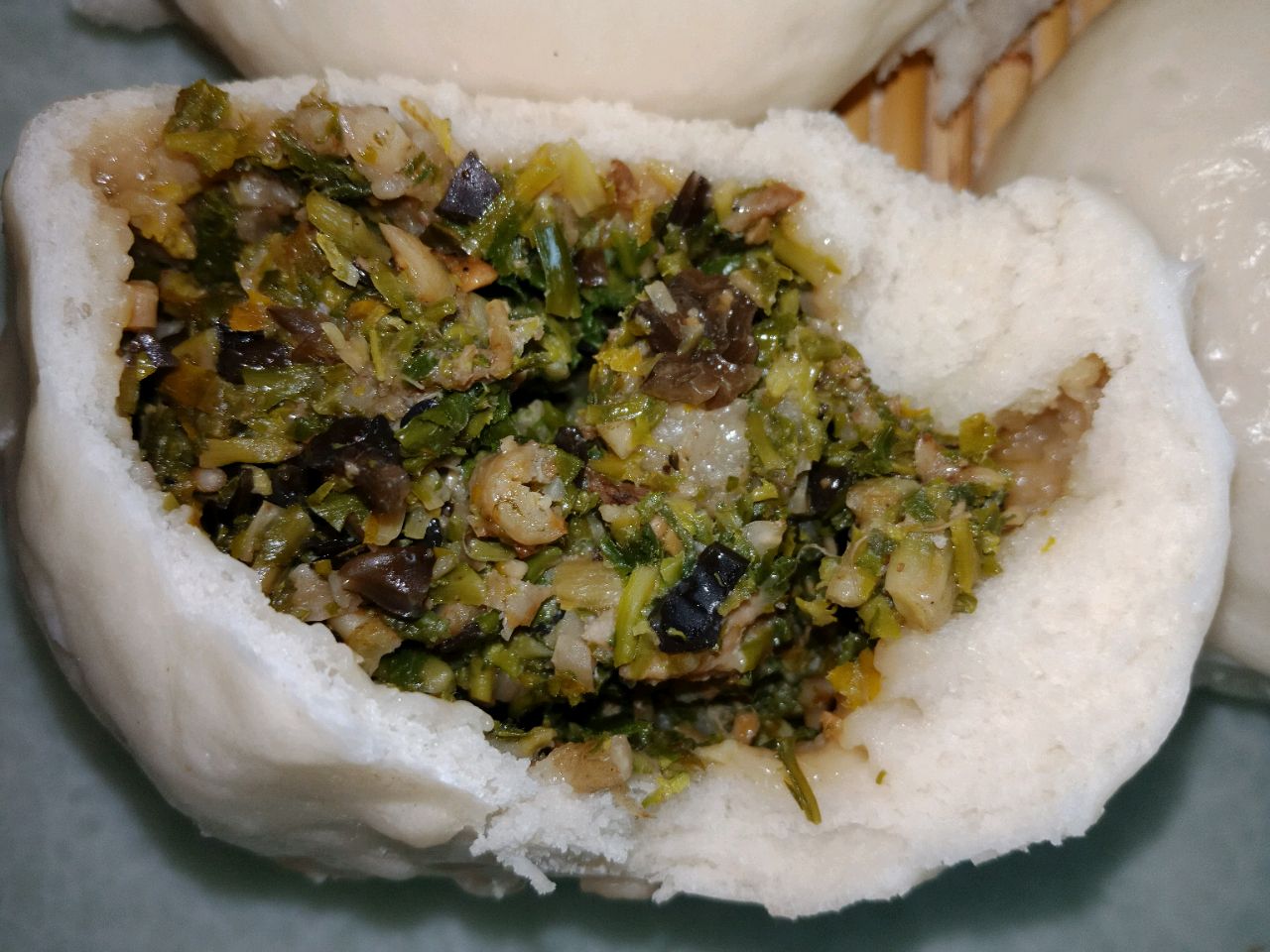 荠菜肉大包子