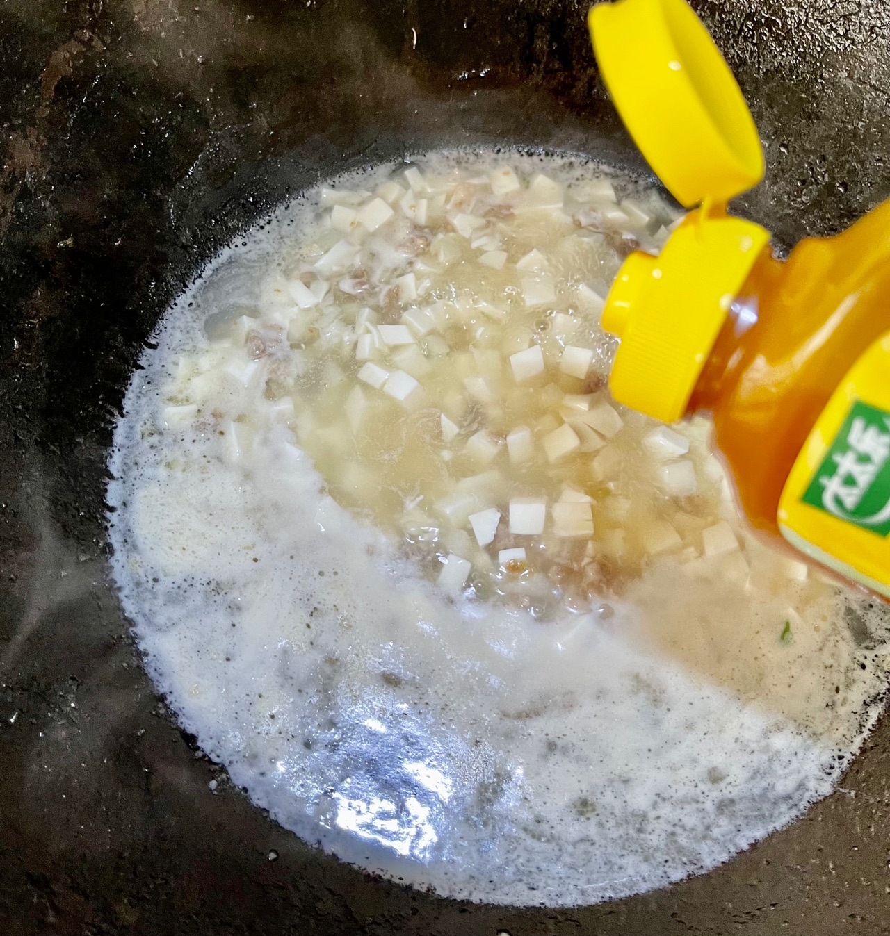荠菜肉末豆腐汤