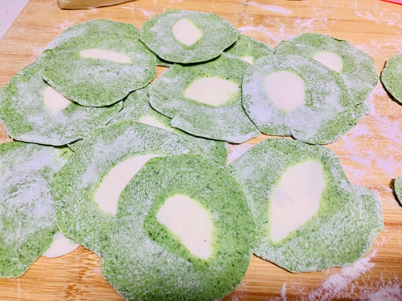 荠菜香菇肉水饺