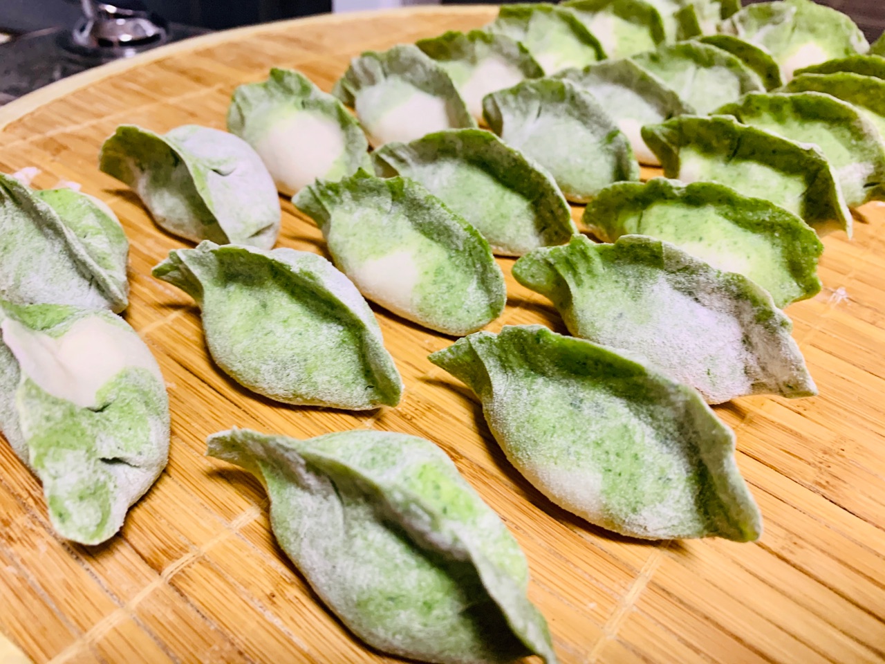 荠菜香菇肉水饺