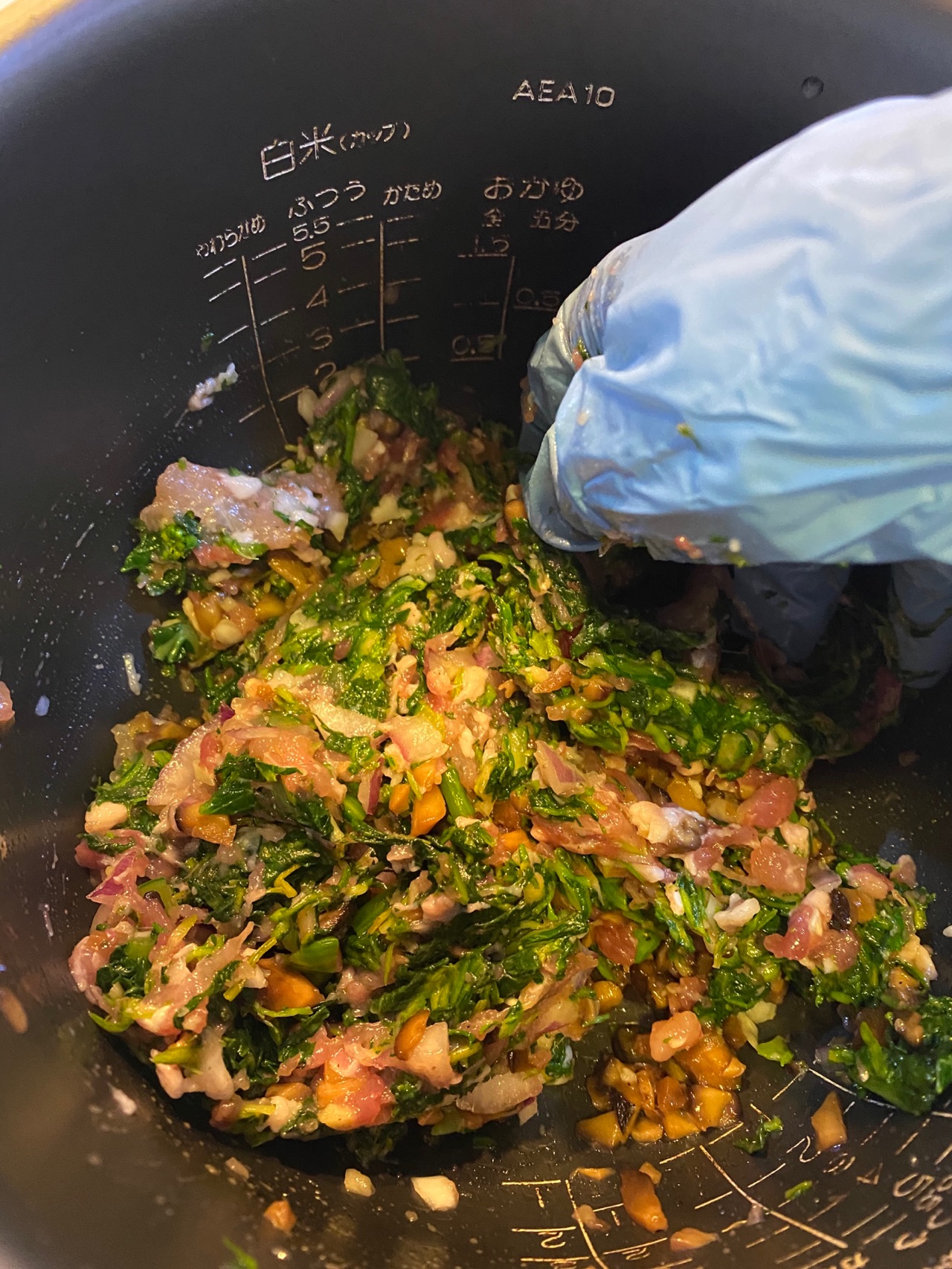 荠菜香菇猪肉饺