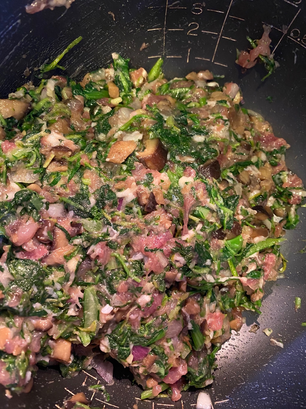 荠菜香菇猪肉饺