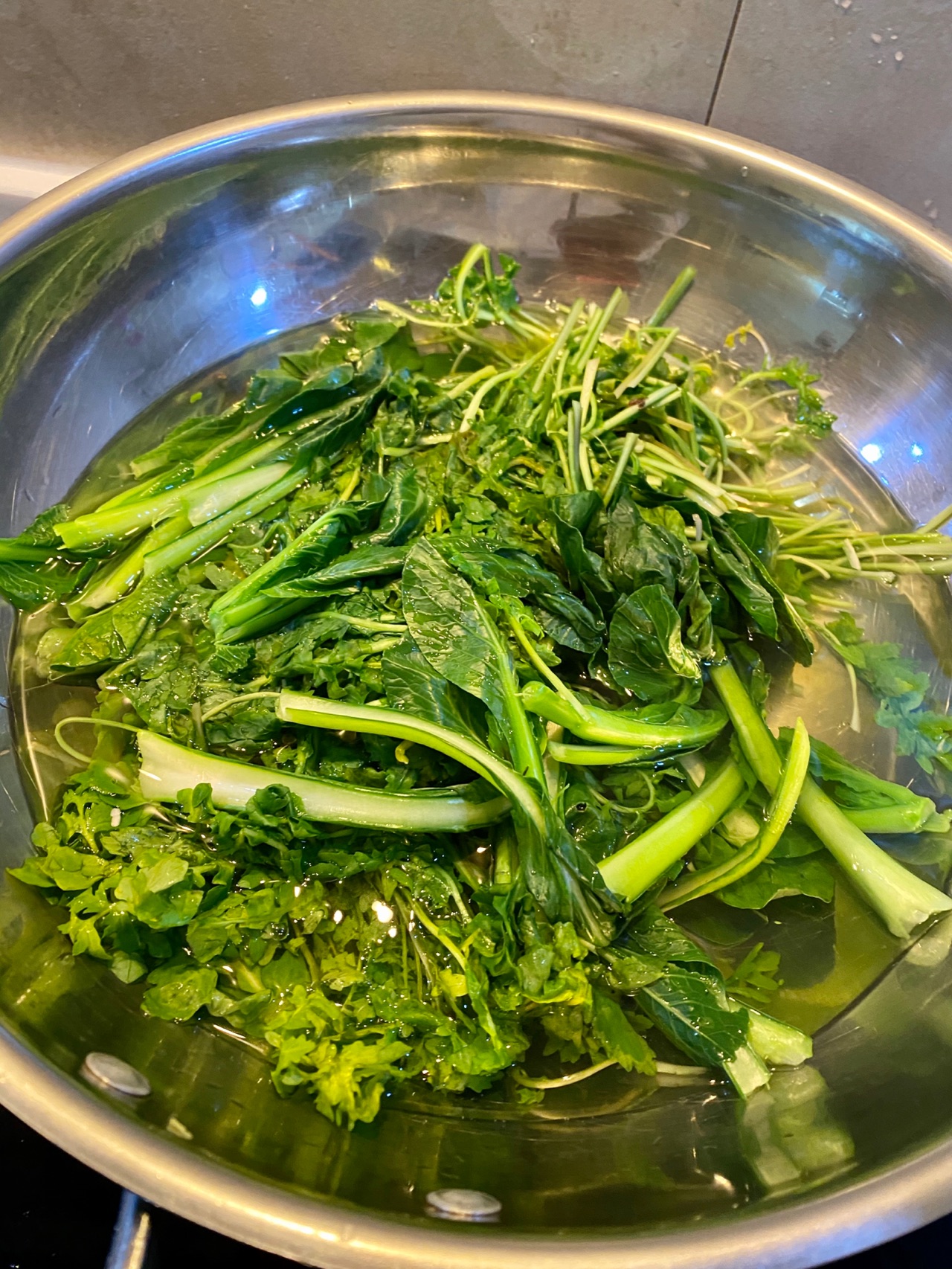 荠菜香菇猪肉饺