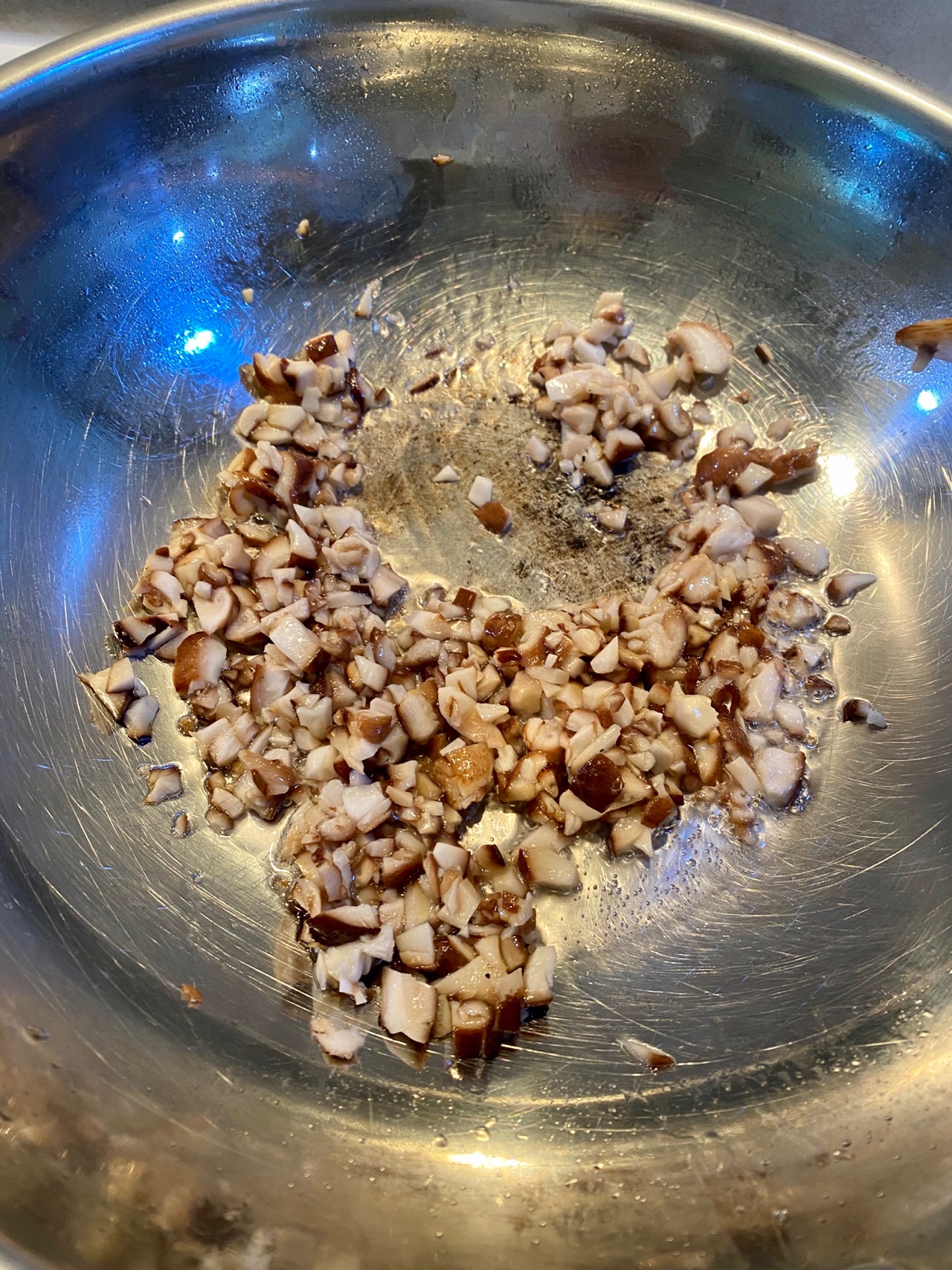 荠菜香菇猪肉饺