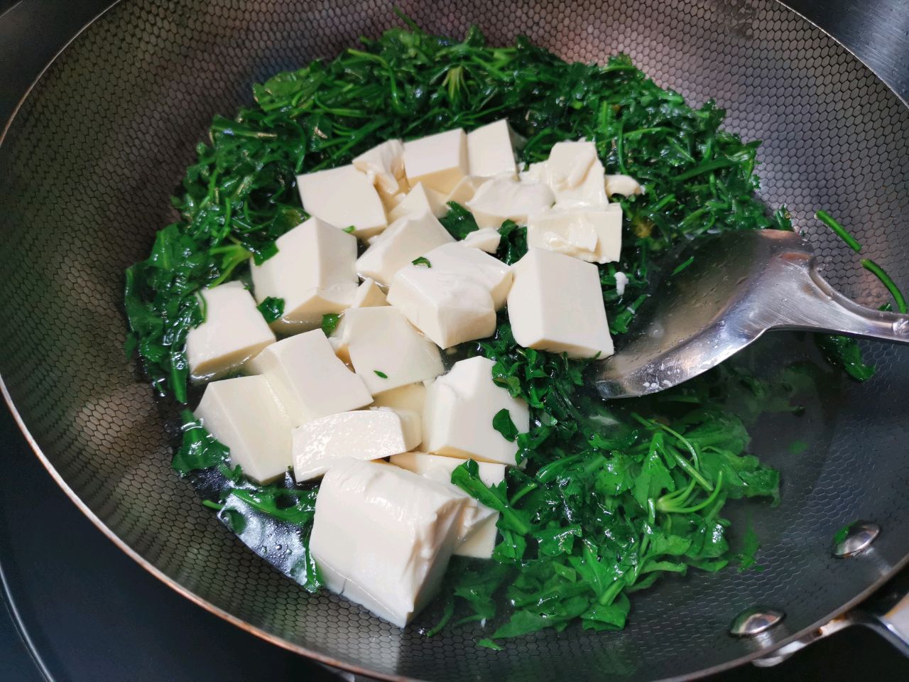 荠菜这么吃，米饭要遭殃