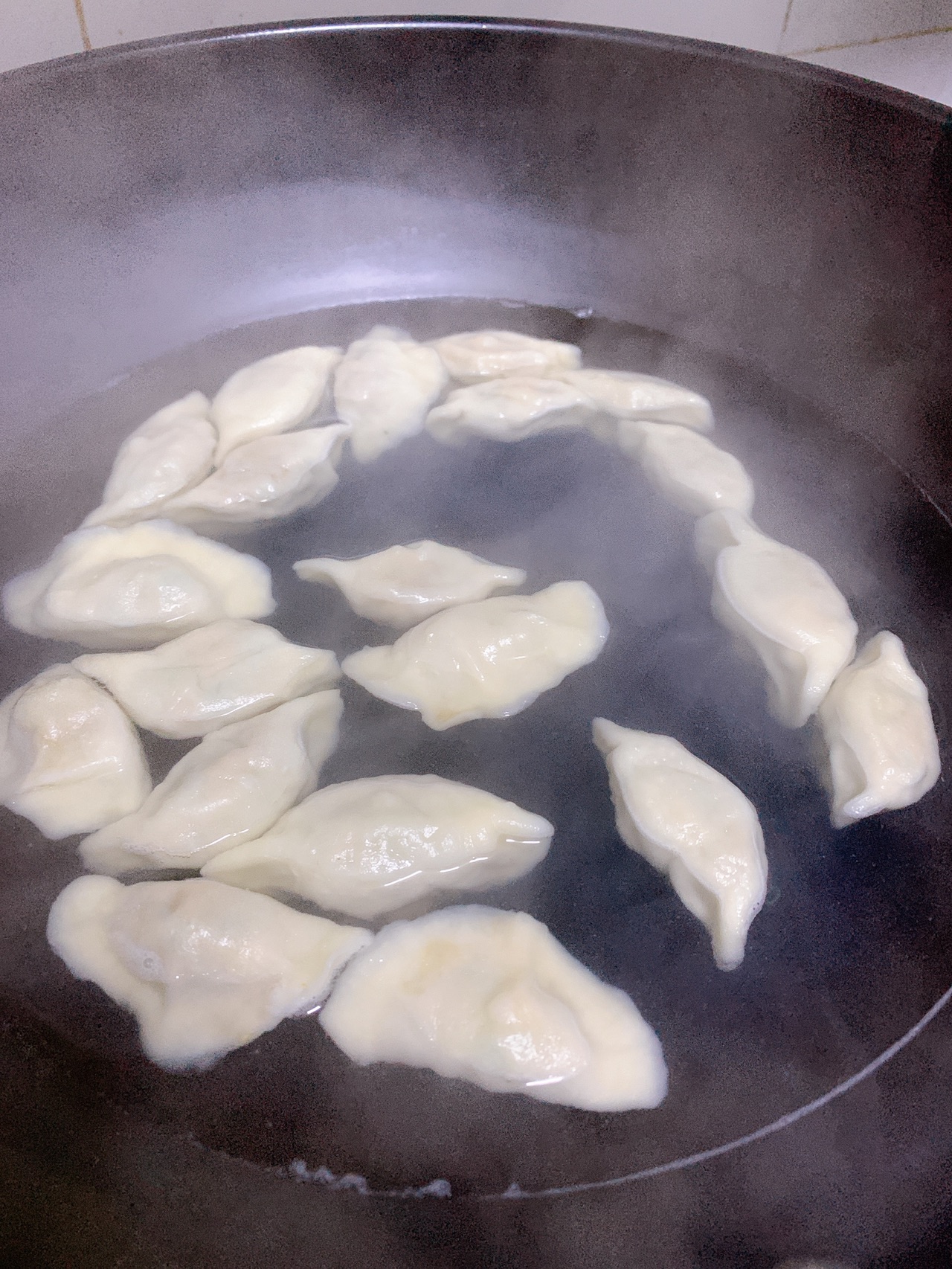 荠菜猪肉馅手工饺子