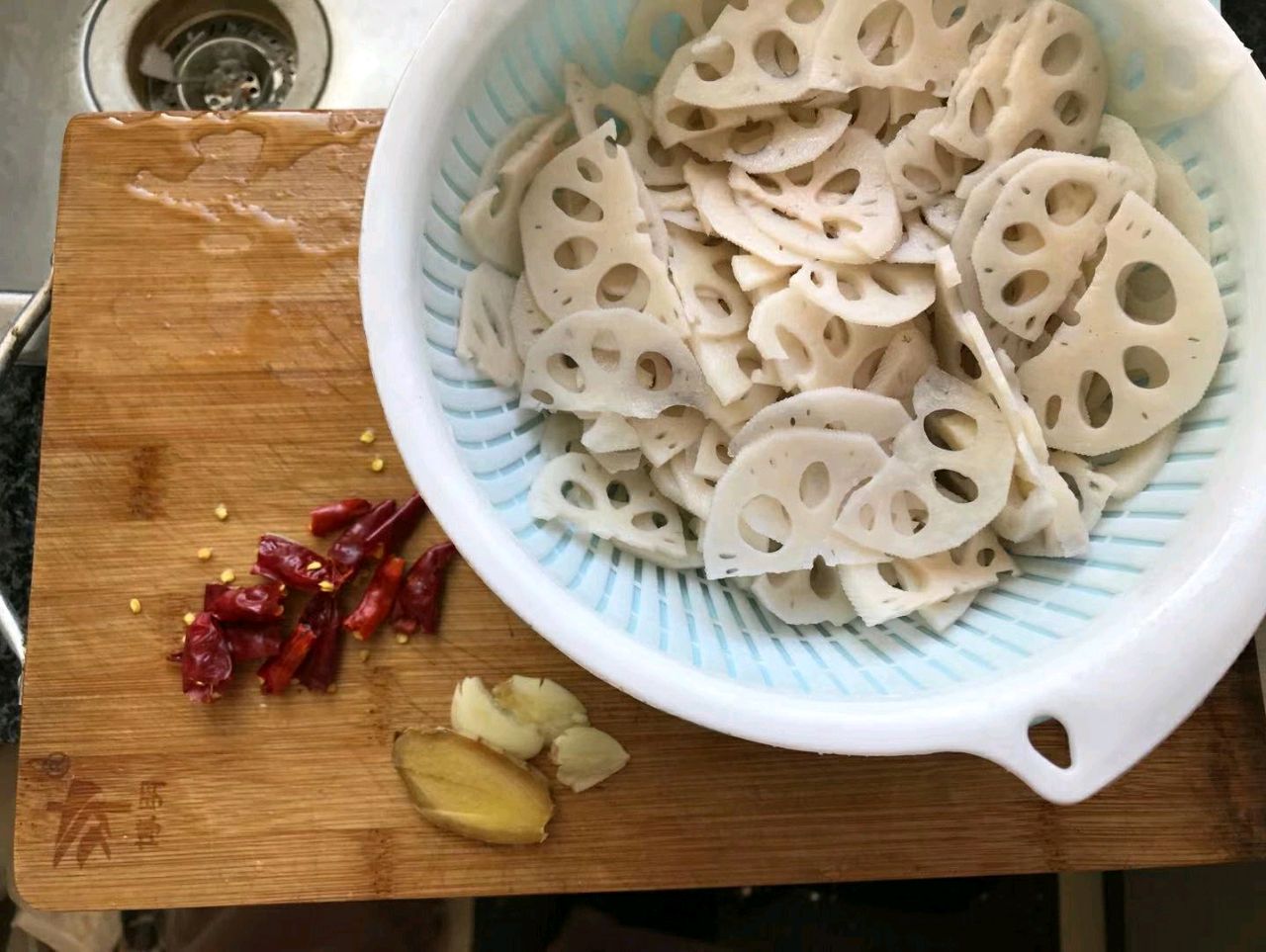 炝炒藕片
