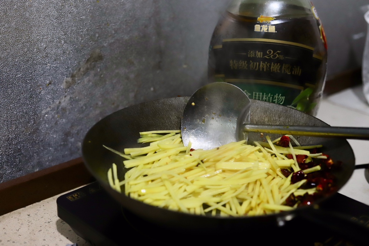 炝炒土豆丝，下饭第一名