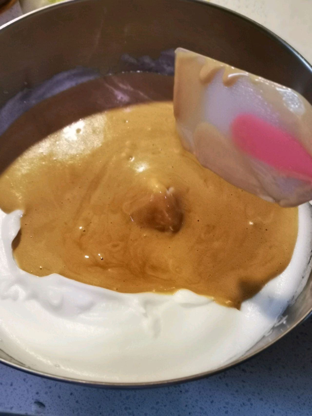 巧克力酱戚风蛋糕