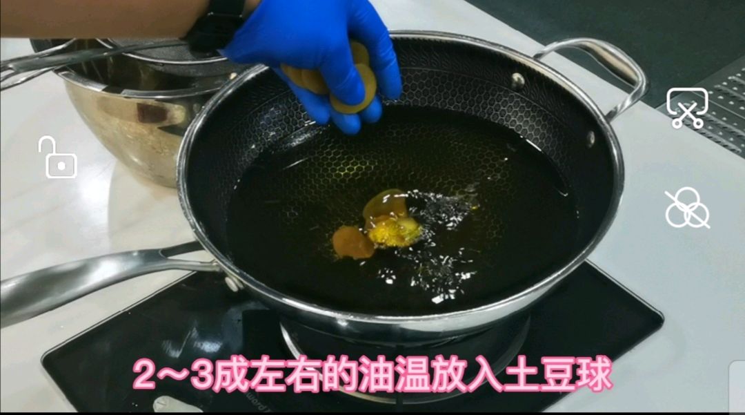 巧克力泥土鱼子酱沙律水果球