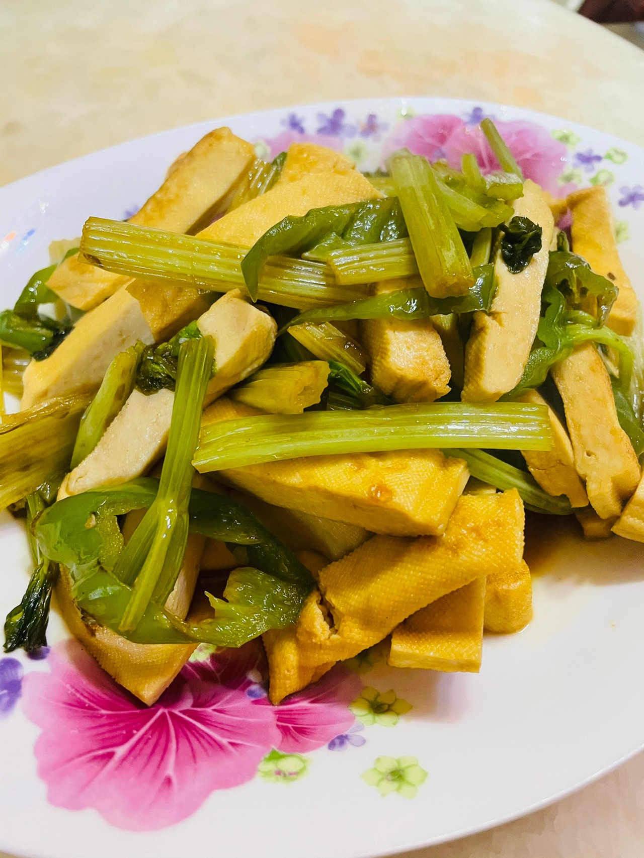 芹菜炒白豆干