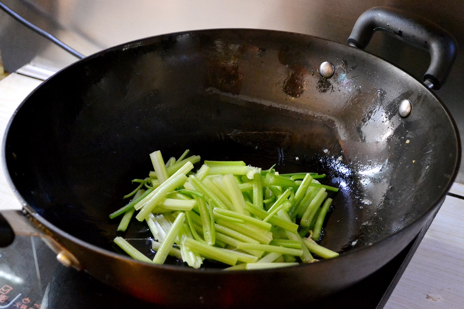 芹菜炒豆干