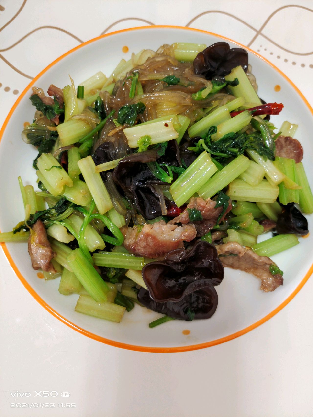 芹菜炒粉条