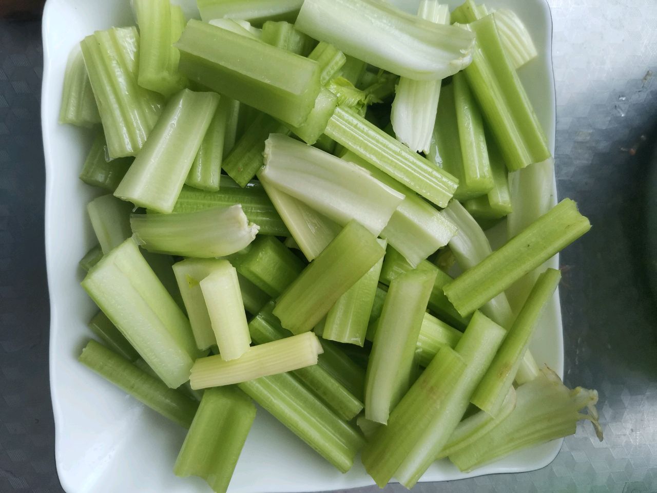 芹菜炒肉丝