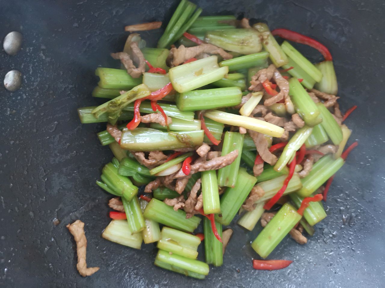 芹菜炒肉丝