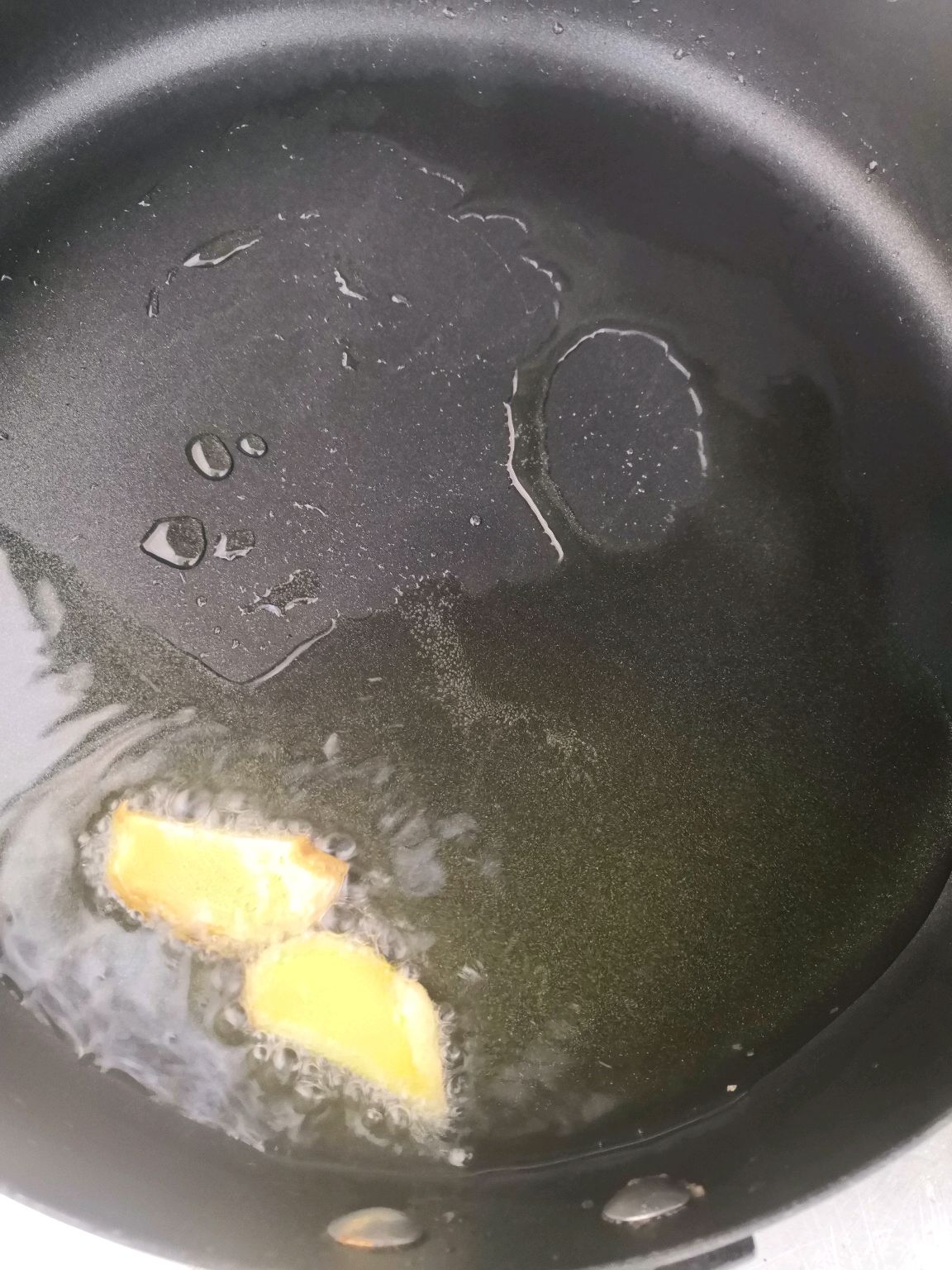 #芹菜炒土豆丝新春美味菜肴#