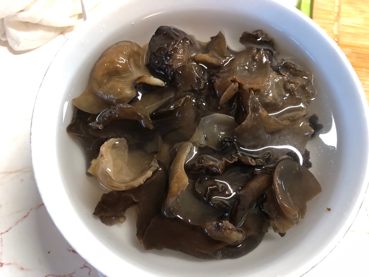 芹菜木耳炒虾仁