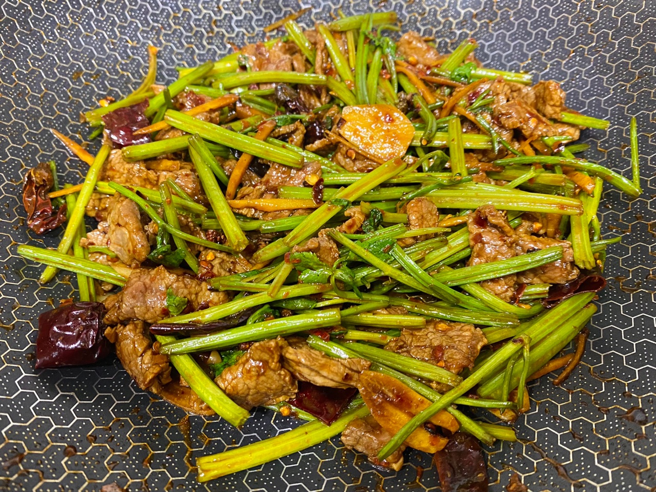 【芹菜牛肉】