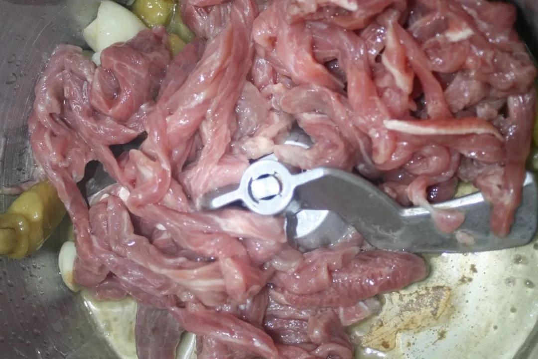 芹菜泡椒牛肉丝 | 格瑞美厨GOURMETmaxx一体机