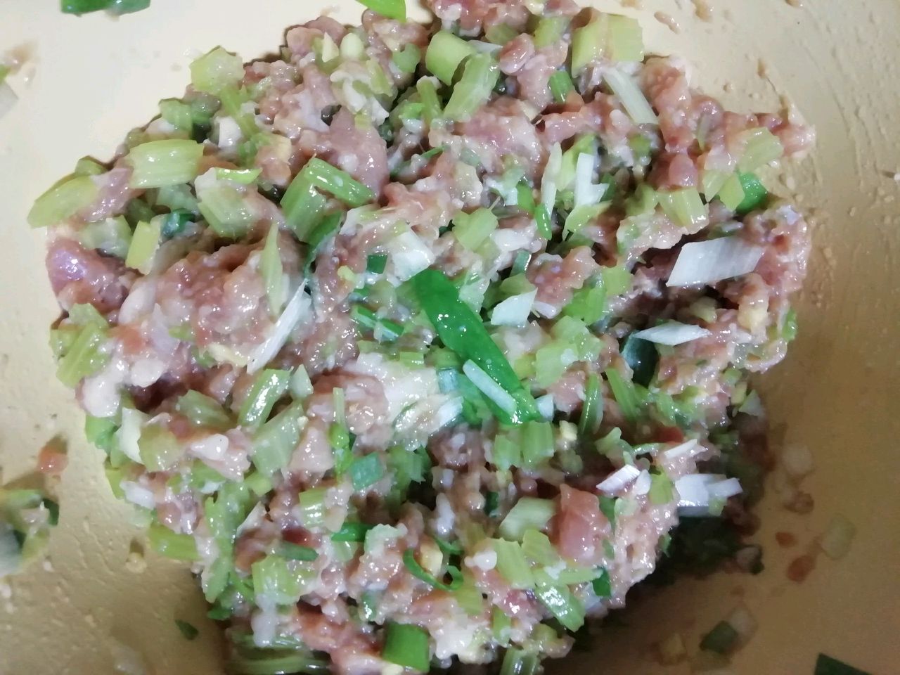 芹菜肉末饺子