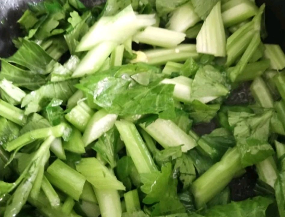 芹菜/蒜薹虾仁炒鸡蛋
