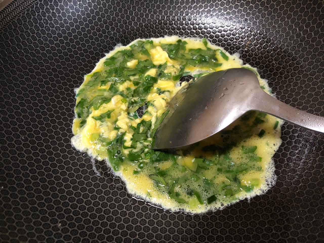 芹菜叶炒鸡蛋