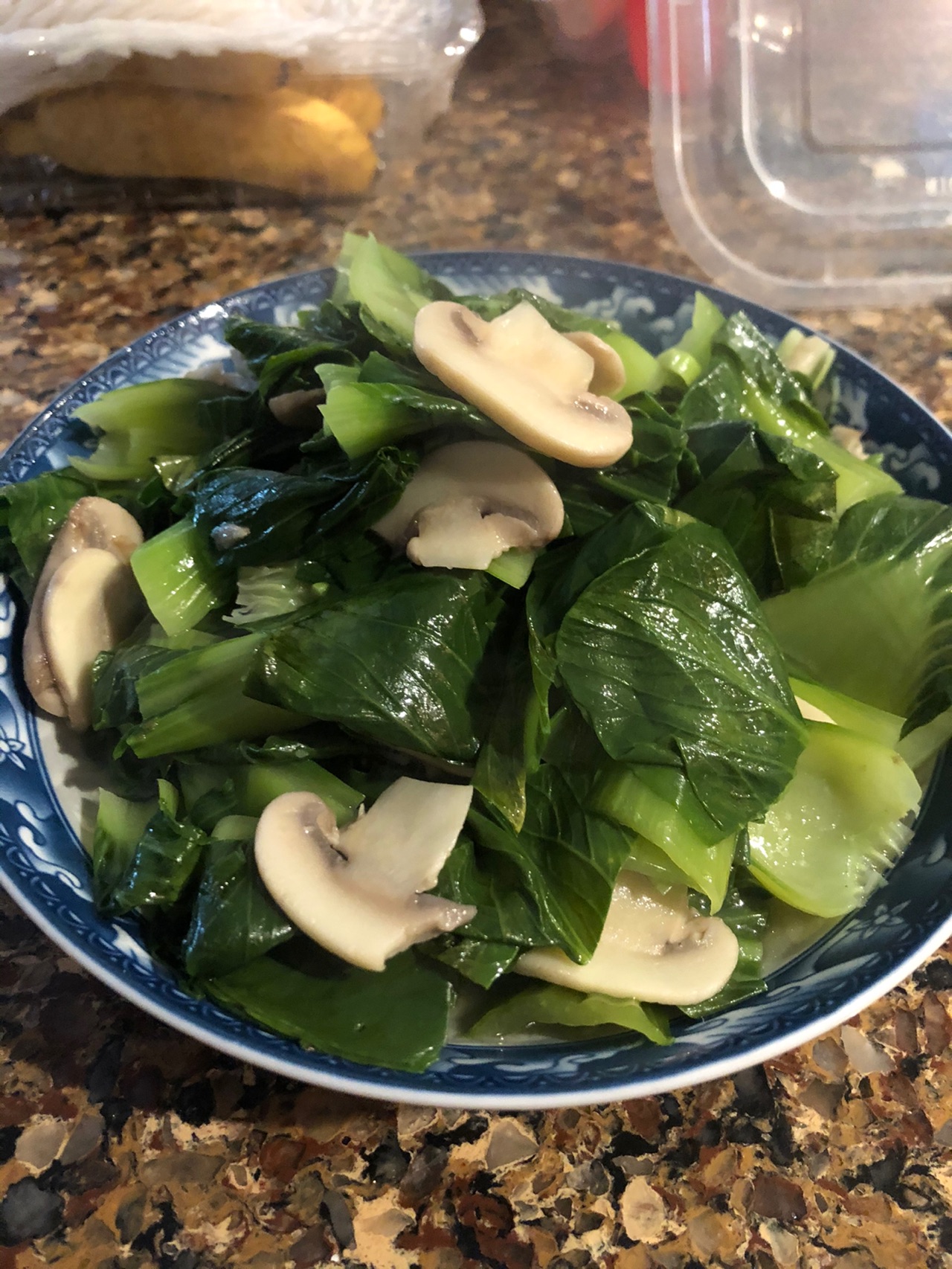 青菜炒蘑菇 少油少盐 健康鲜美