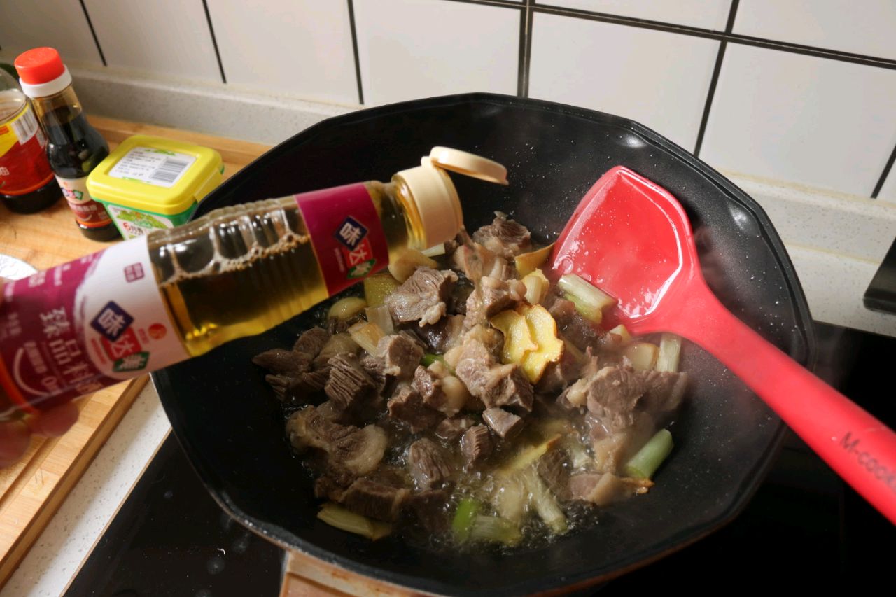 青菜红烧牛肉