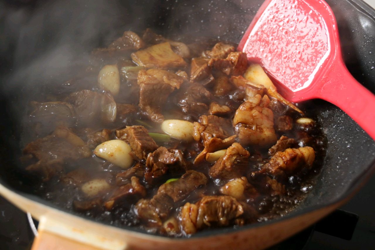 青菜红烧牛肉
