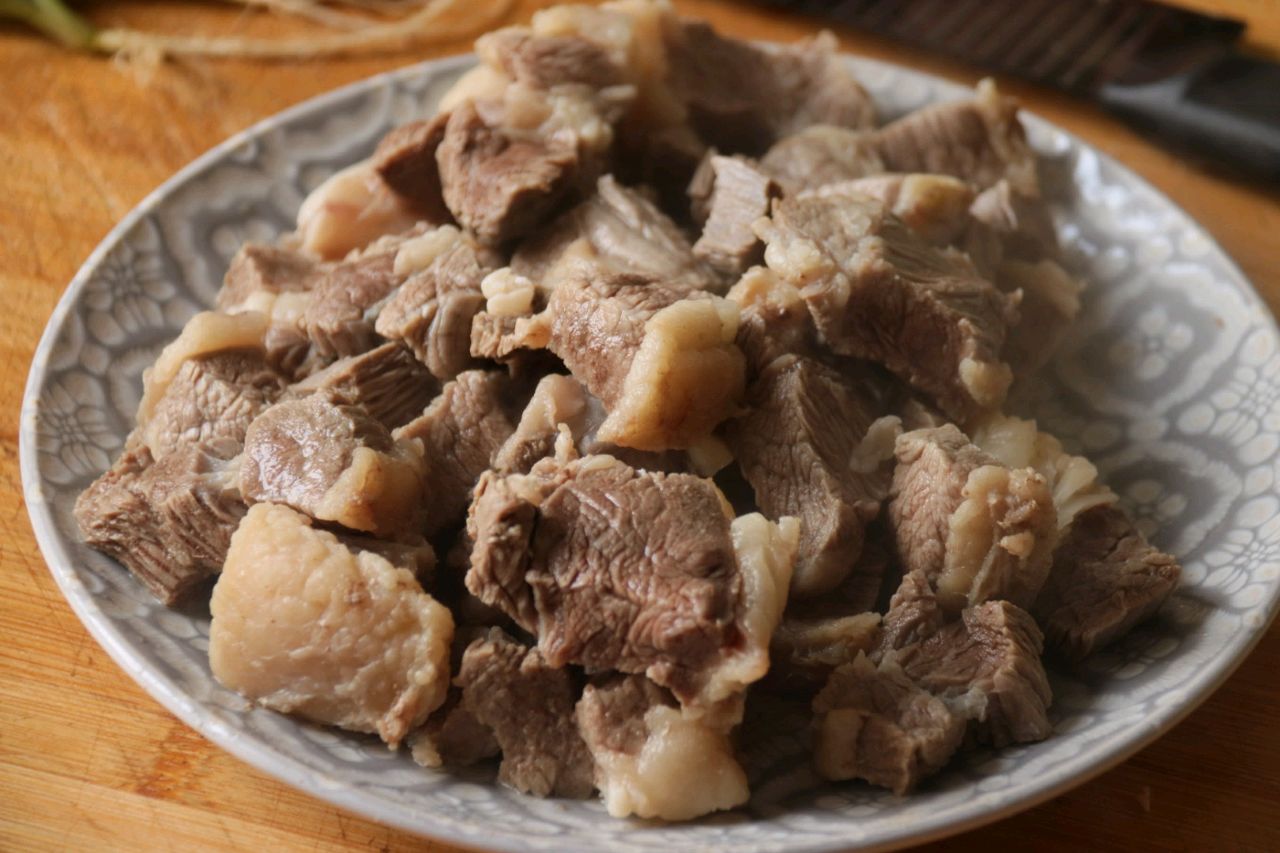 青菜红烧牛肉