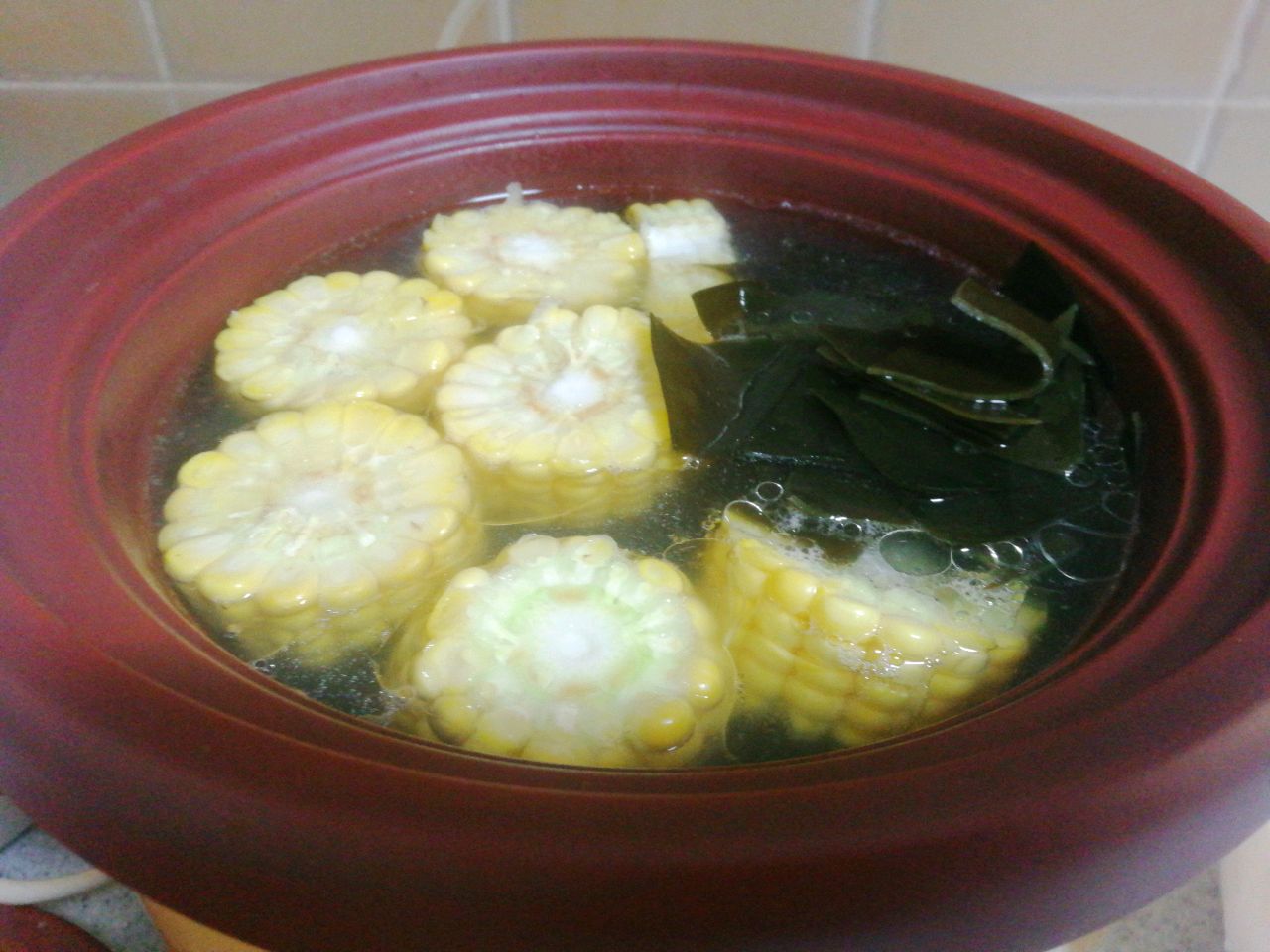 清澈见底～玉米海带骨头汤