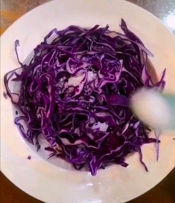 清脆爽口的小凉菜—凉拌紫甘蓝