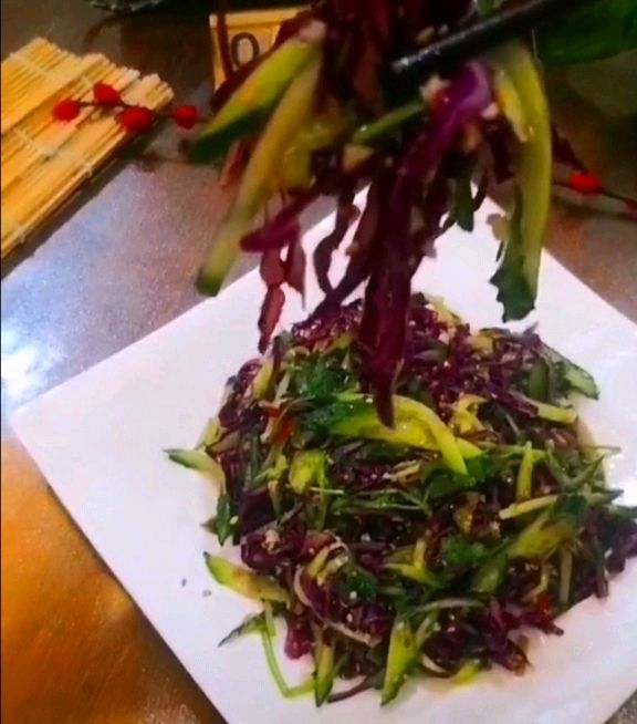 清脆爽口的小凉菜—凉拌紫甘蓝