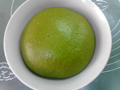 青翠茼蒿面包