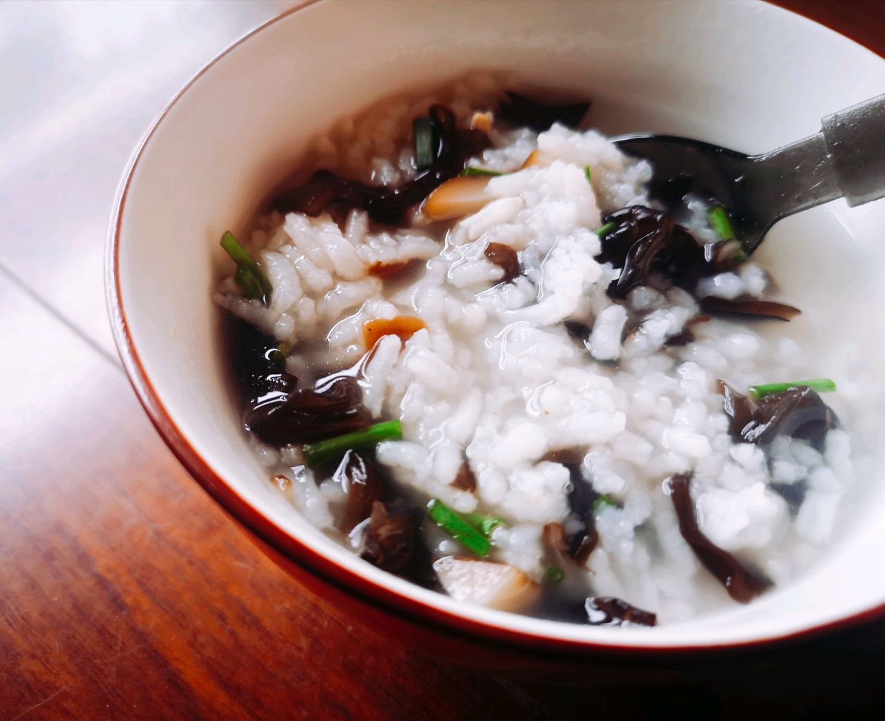 清淡流食——木耳香菇粥