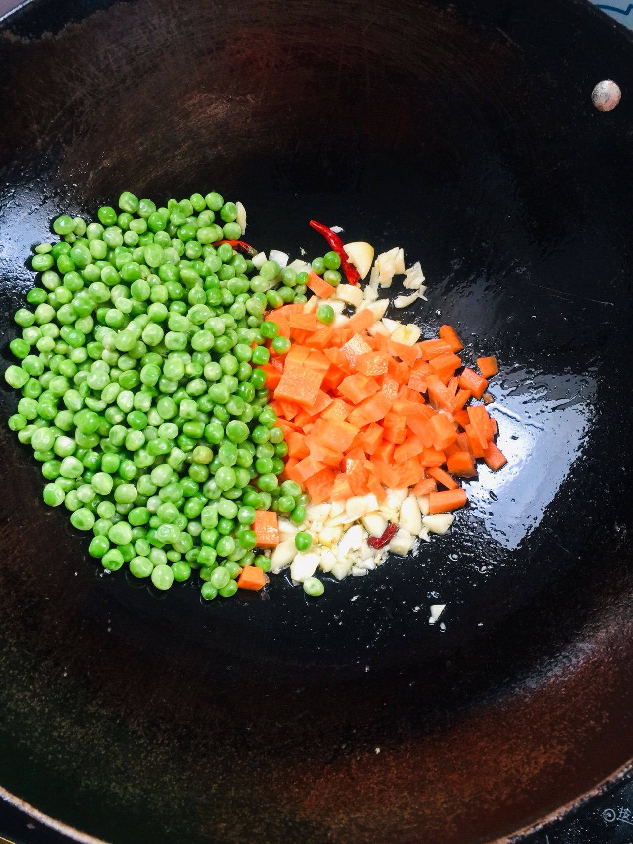 青豆鸡丁