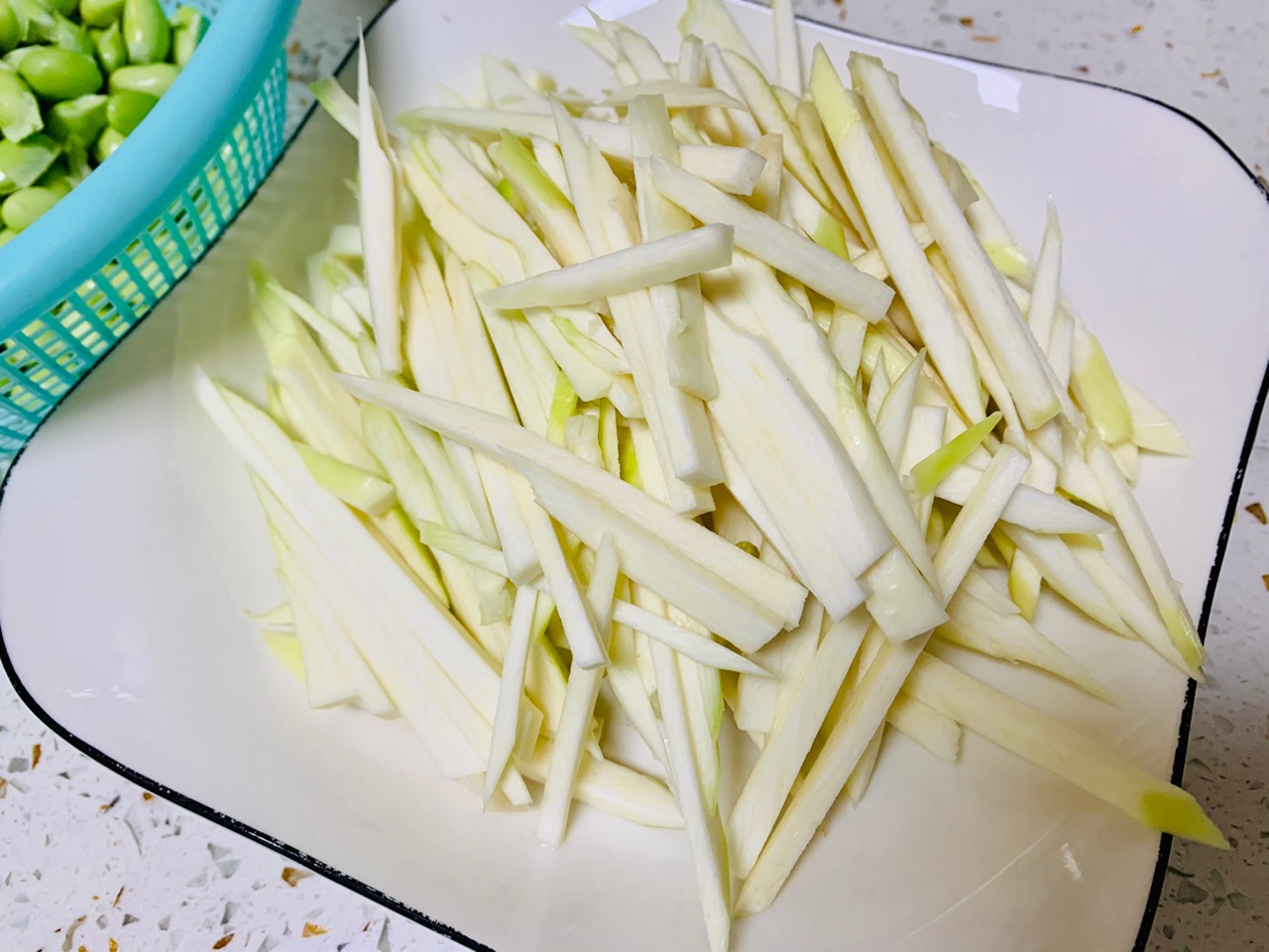 青豆茭白丝