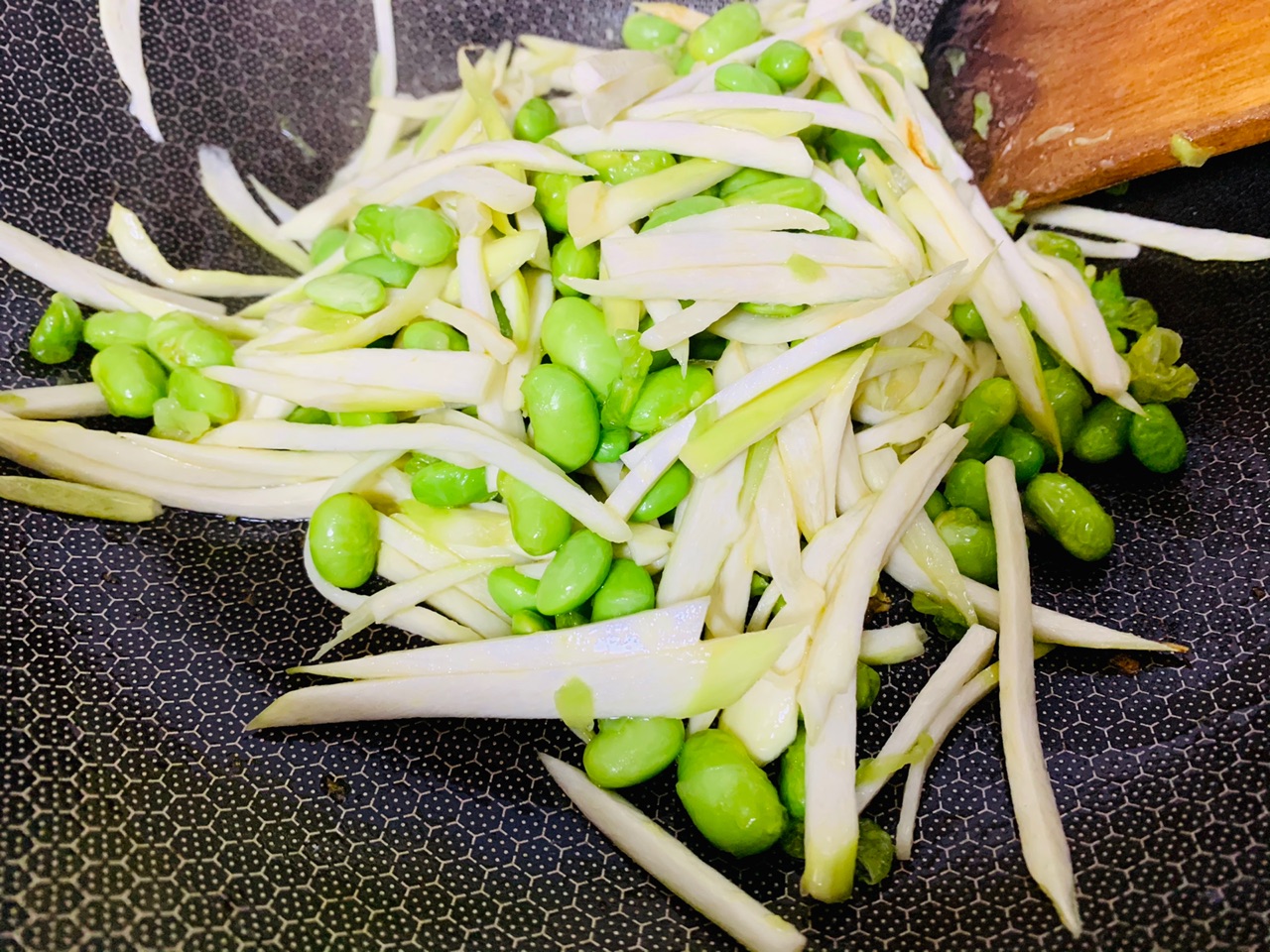 青豆茭白丝