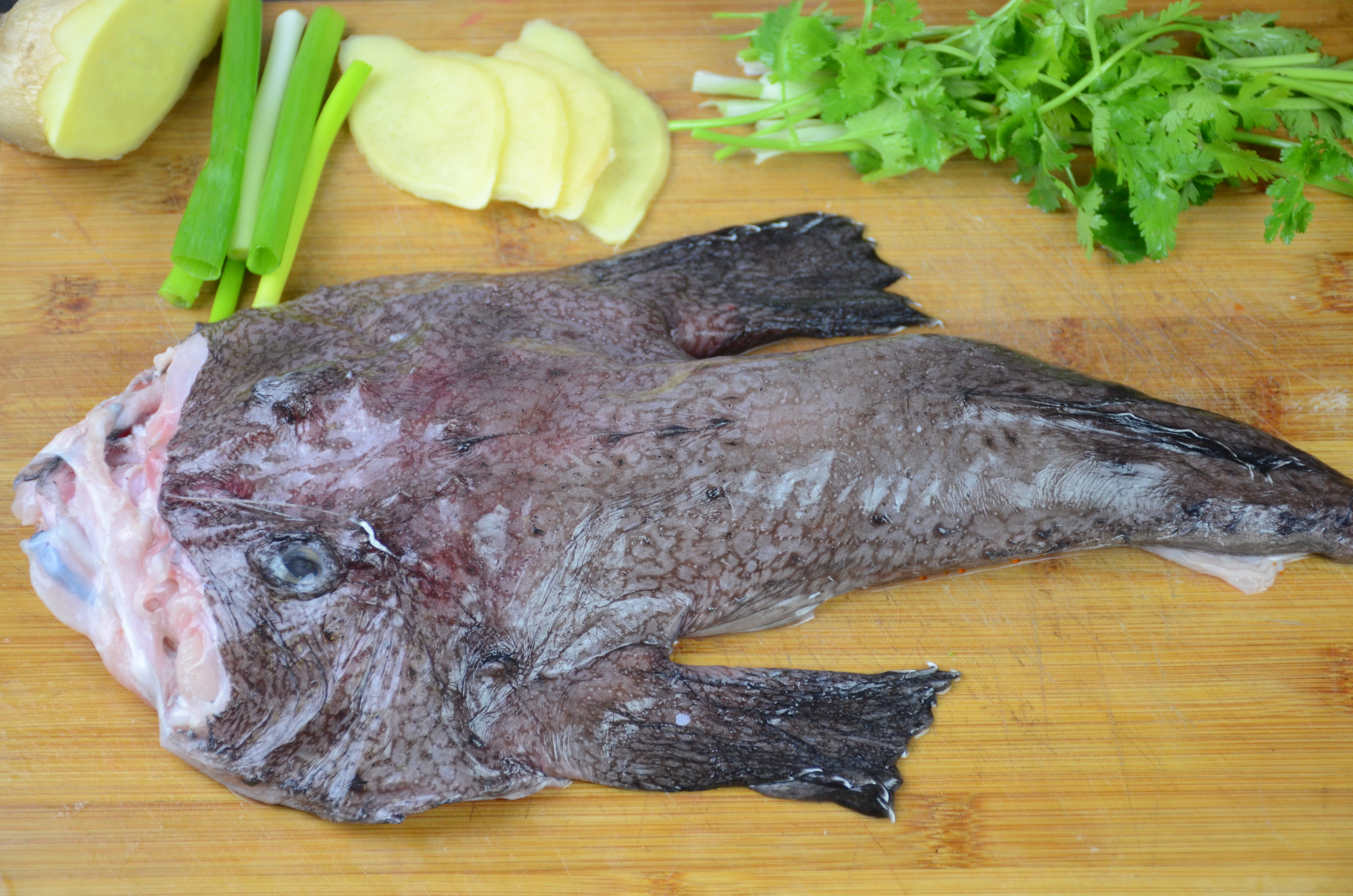 清炖安康鱼豆腐汤
