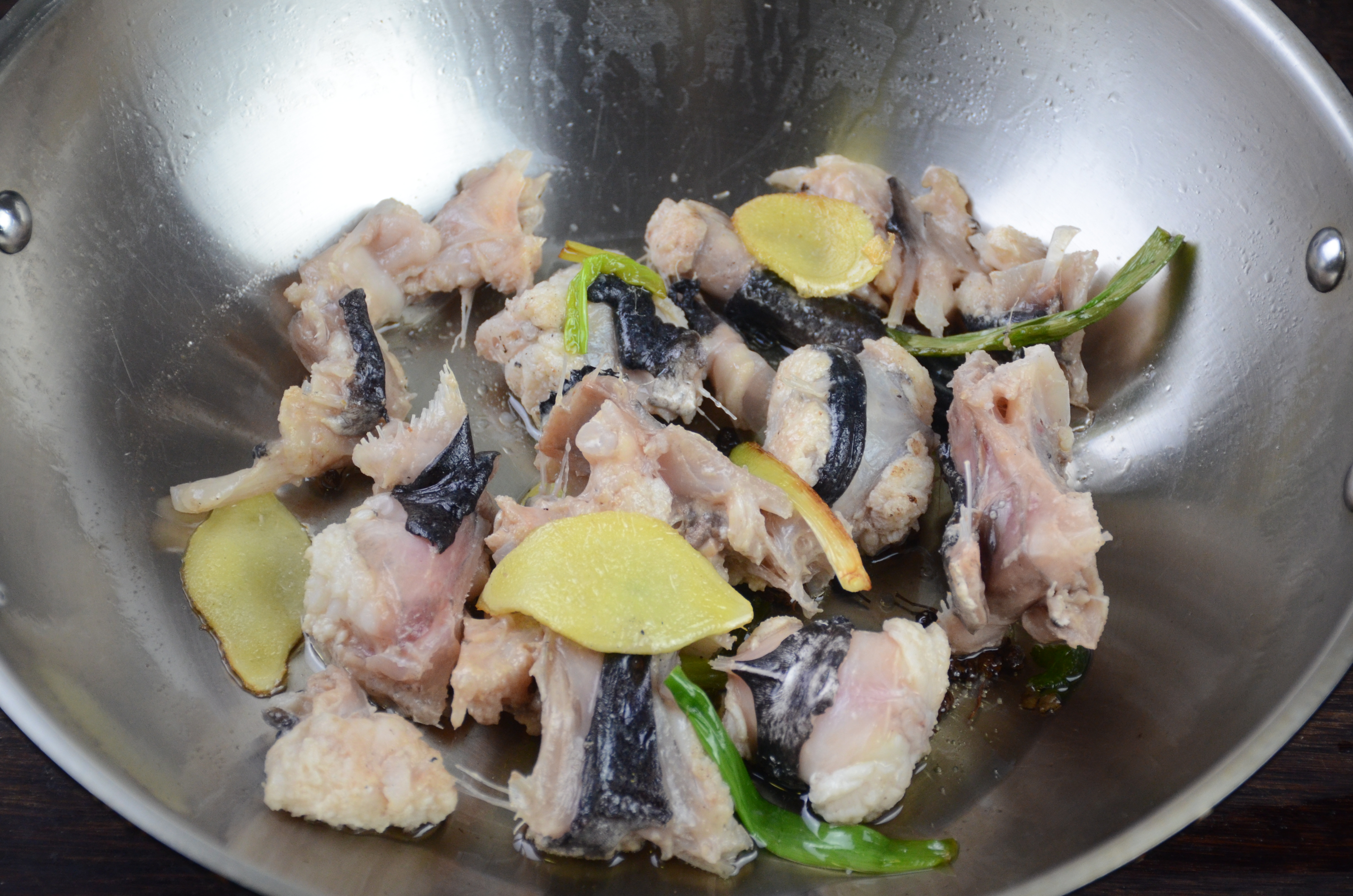 清炖安康鱼豆腐汤