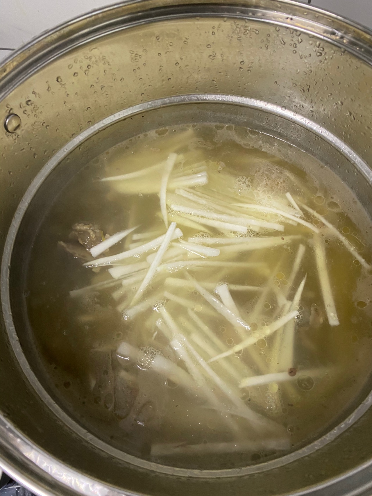 清炖羊肉汤