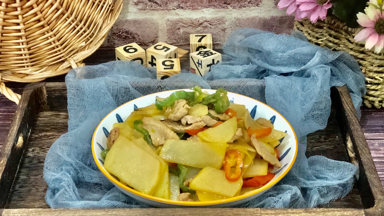青红椒炒土豆片